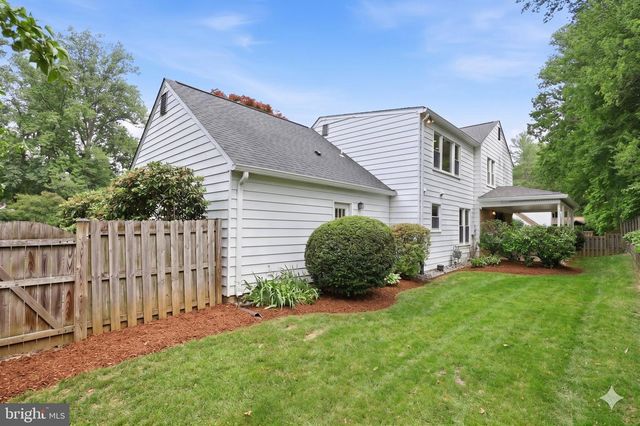 219 APPLE BLOSSOM CT, Vienna, VA 22181