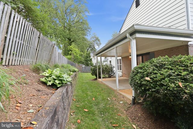 219 APPLE BLOSSOM CT, Vienna, VA 22181