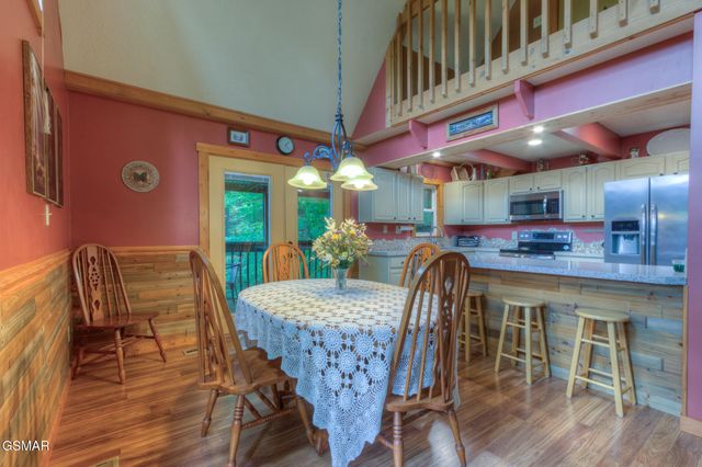 1051 Wiley Oakley Drive, Gatlinburg, TN 37738