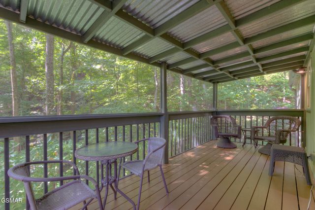 1051 Wiley Oakley Drive, Gatlinburg, TN 37738