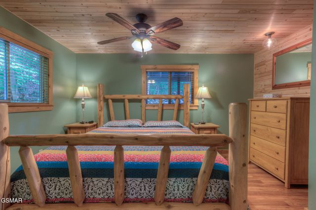 1051 Wiley Oakley Drive, Gatlinburg, TN 37738