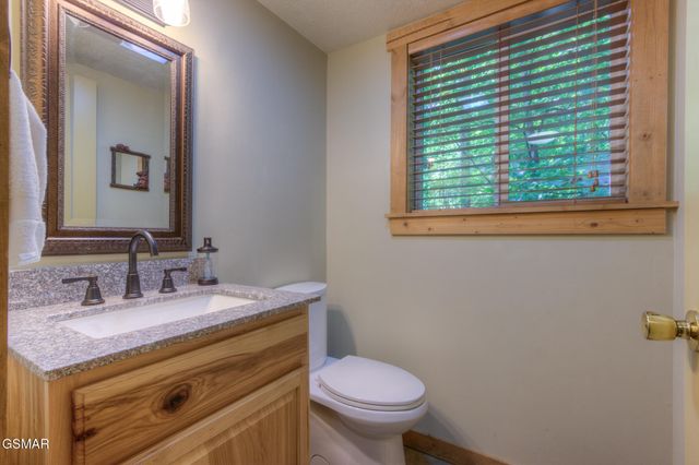 1051 Wiley Oakley Drive, Gatlinburg, TN 37738