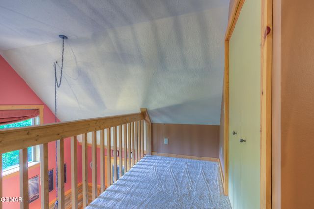 1051 Wiley Oakley Drive, Gatlinburg, TN 37738