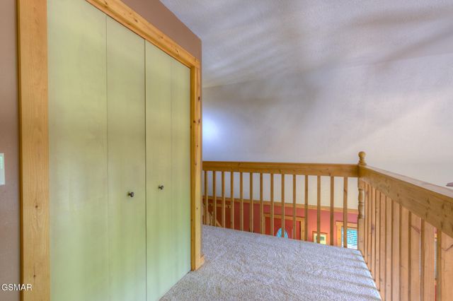 1051 Wiley Oakley Drive, Gatlinburg, TN 37738