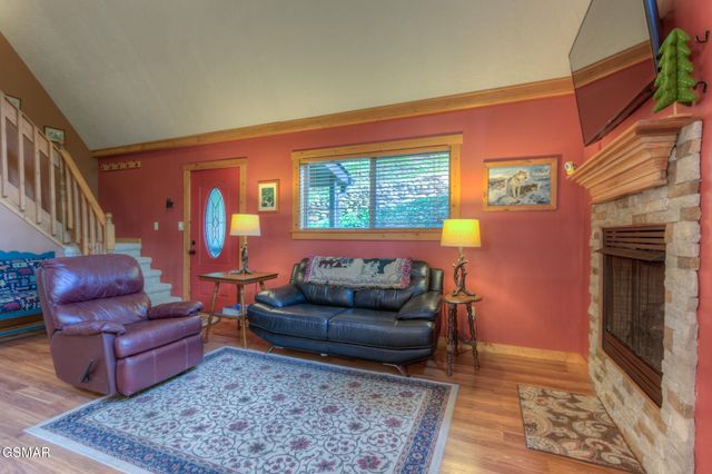 1051 Wiley Oakley Drive, Gatlinburg, TN 37738