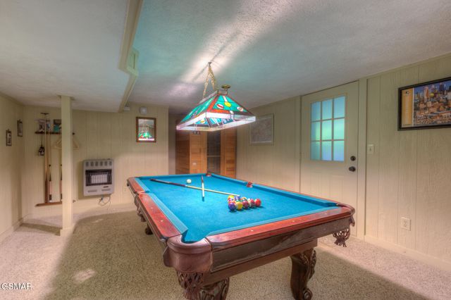 1051 Wiley Oakley Drive, Gatlinburg, TN 37738