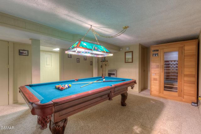 1051 Wiley Oakley Drive, Gatlinburg, TN 37738