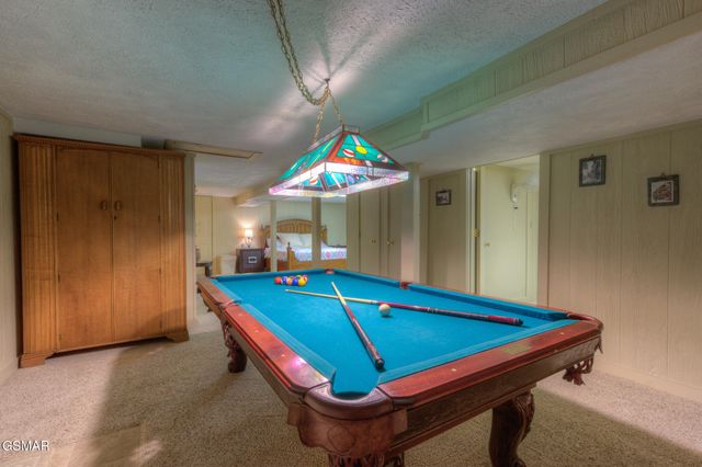 1051 Wiley Oakley Drive, Gatlinburg, TN 37738