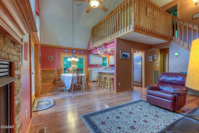 1051 Wiley Oakley Drive, Gatlinburg, TN 37738