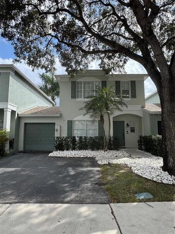 9530 E Plum Harbor Way, Tamarac, FL 33321