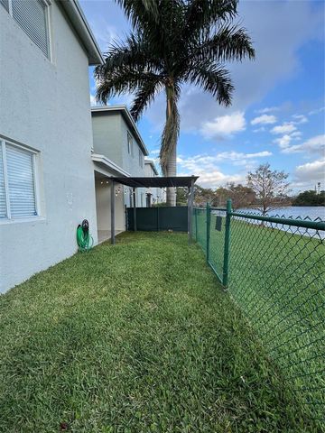 9530 E Plum Harbor Way, Tamarac, FL 33321