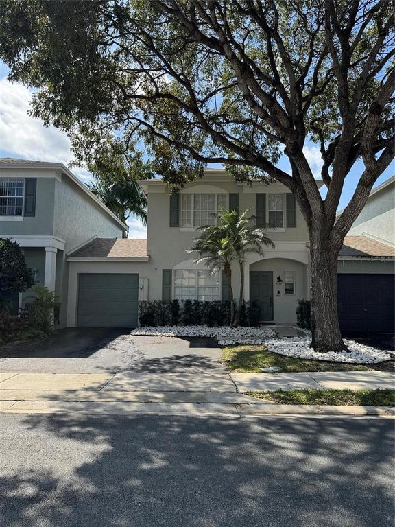 9530 E Plum Harbor Way, Tamarac, FL 33321