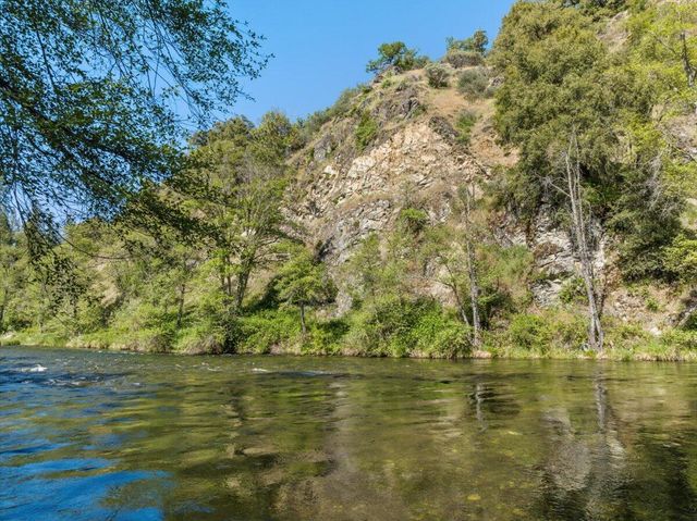 7813 Upper Applegate Road, Jacksonville, OR 97530