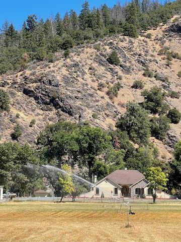 7813 Upper Applegate Road, Jacksonville, OR 97530