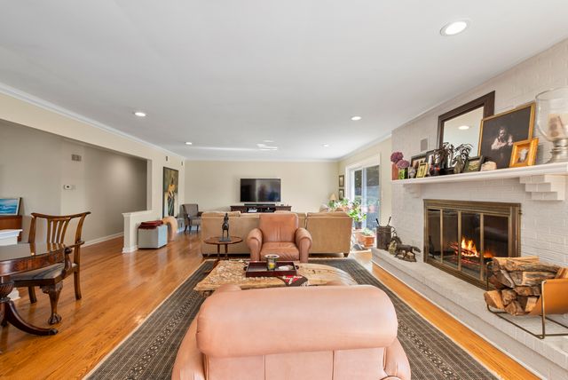 480 Nebraska B Court, Frankfort, IL 60423