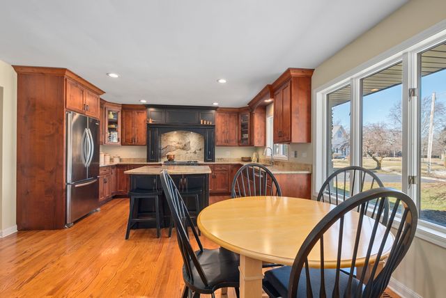 480 Nebraska B Court, Frankfort, IL 60423