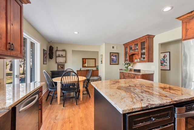 480 Nebraska B Court, Frankfort, IL 60423