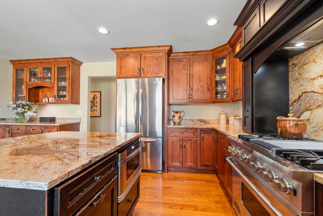 480 Nebraska B Court, Frankfort, IL 60423