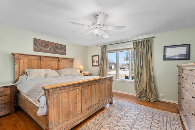 480 Nebraska B Court, Frankfort, IL 60423