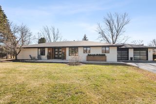 480 Nebraska B Court, Frankfort, IL 60423