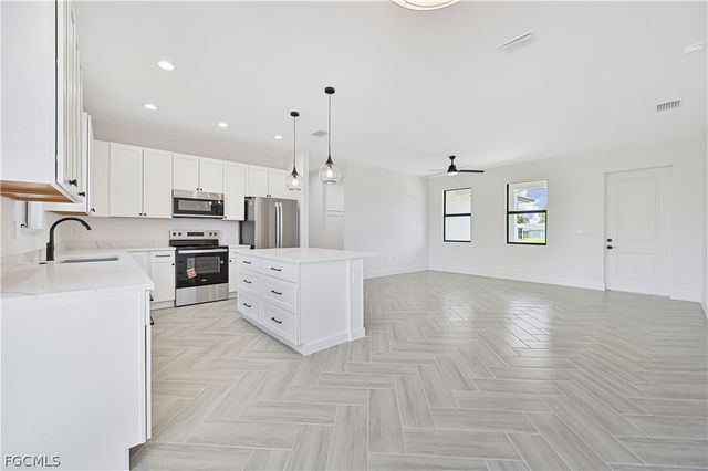 6109 Hershey AVE, Fort Myers, FL 33905