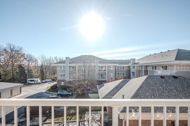801 N Mclean Boulevard 320, Elgin, IL 60123