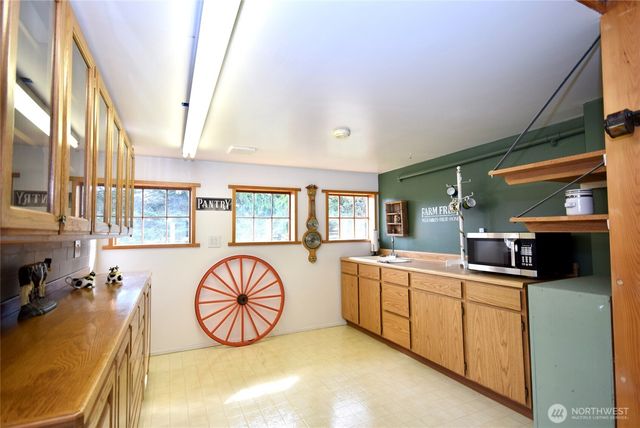 1734 Woodcock Road, Sequim, WA 98382