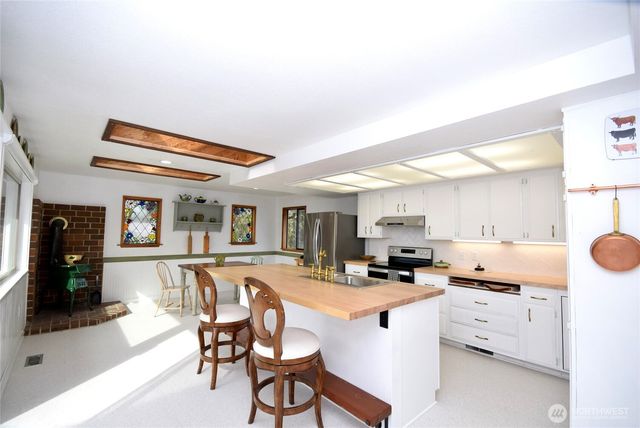 1734 Woodcock Road, Sequim, WA 98382