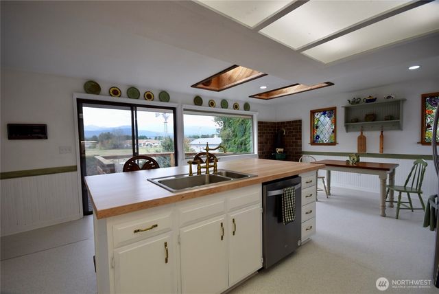 1734 Woodcock Road, Sequim, WA 98382