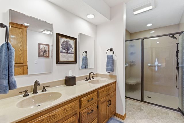 575 Holiday Acres Circle, Branson West, MO 65737