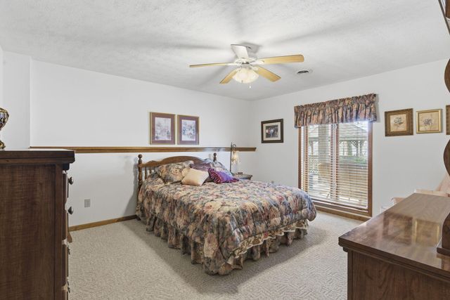 575 Holiday Acres Circle, Branson West, MO 65737