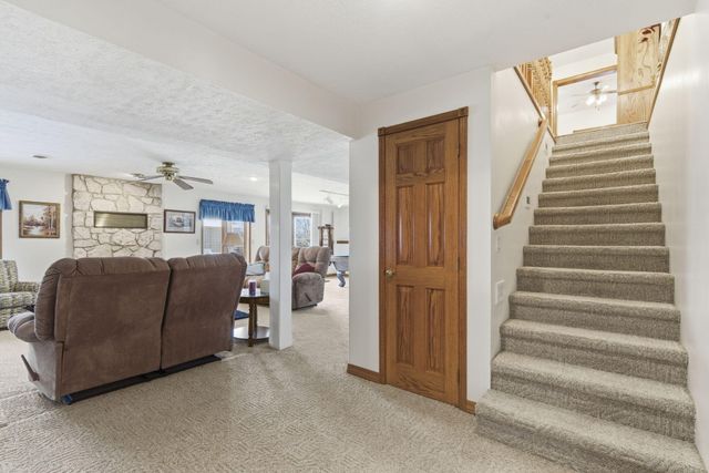 575 Holiday Acres Circle, Branson West, MO 65737