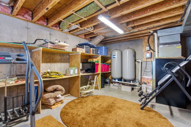 575 Holiday Acres Circle, Branson West, MO 65737