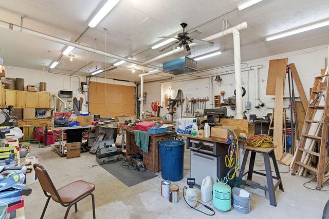 575 Holiday Acres Circle, Branson West, MO 65737