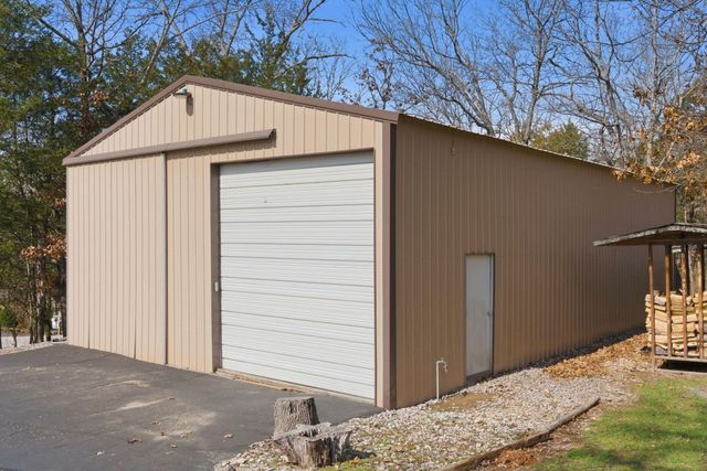 575 Holiday Acres Circle, Branson West, MO 65737