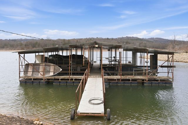 575 Holiday Acres Circle, Branson West, MO 65737