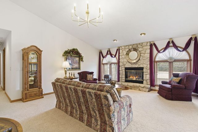 575 Holiday Acres Circle, Branson West, MO 65737