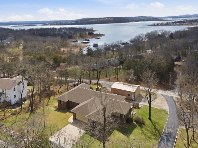 575 Holiday Acres Circle, Branson West, MO 65737