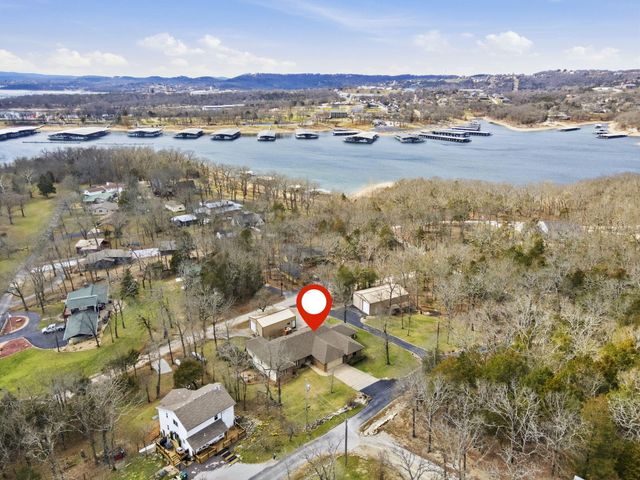 575 Holiday Acres Circle, Branson West, MO 65737