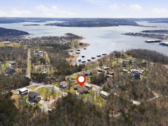 575 Holiday Acres Circle, Branson West, MO 65737