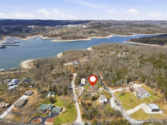 575 Holiday Acres Circle, Branson West, MO 65737