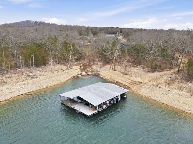 575 Holiday Acres Circle, Branson West, MO 65737