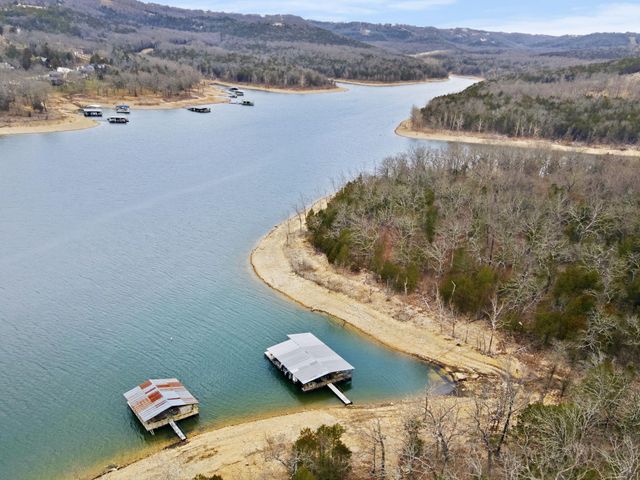 575 Holiday Acres Circle, Branson West, MO 65737