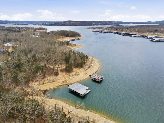 575 Holiday Acres Circle, Branson West, MO 65737