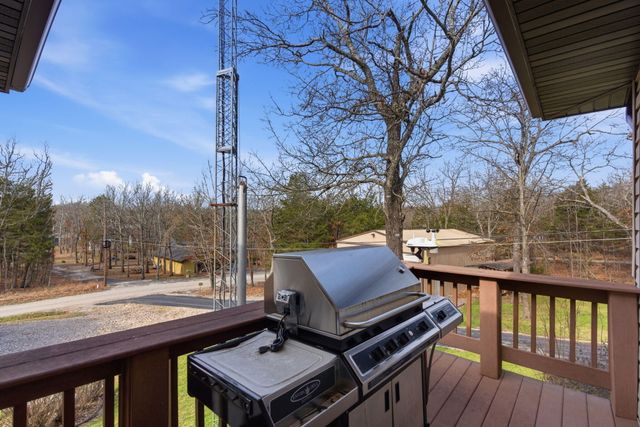 575 Holiday Acres Circle, Branson West, MO 65737