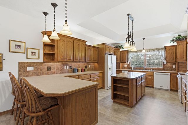 575 Holiday Acres Circle, Branson West, MO 65737