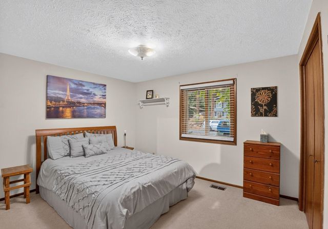 10117 N LARCHWOOD St, Spokane, WA 99208