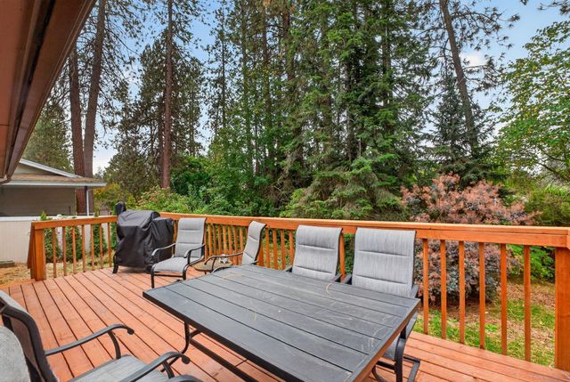 10117 N LARCHWOOD St, Spokane, WA 99208