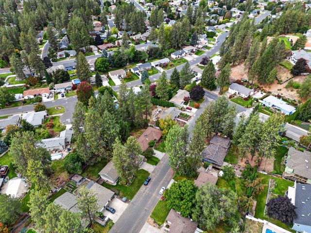 10117 N LARCHWOOD St, Spokane, WA 99208