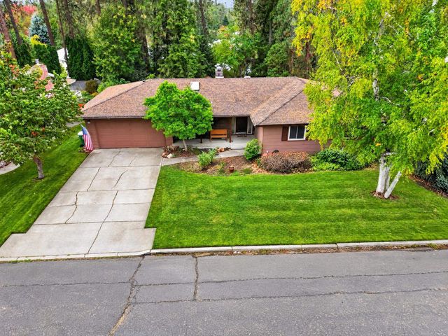 10117 N LARCHWOOD St, Spokane, WA 99208